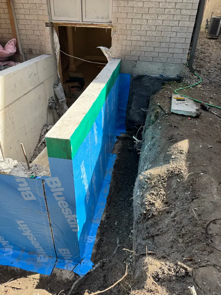 Walk-up Basement photo 6